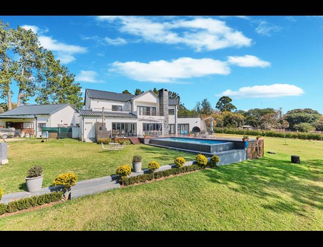 10,706M² SMALLHOLDING FOR SALE IN RUIMSIG